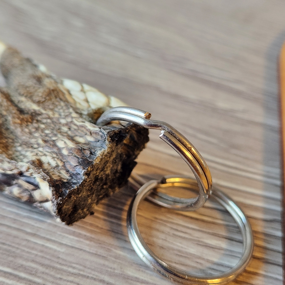 Aligator Unique Claw Keychain Double Key Rings - Picture 5 of 6